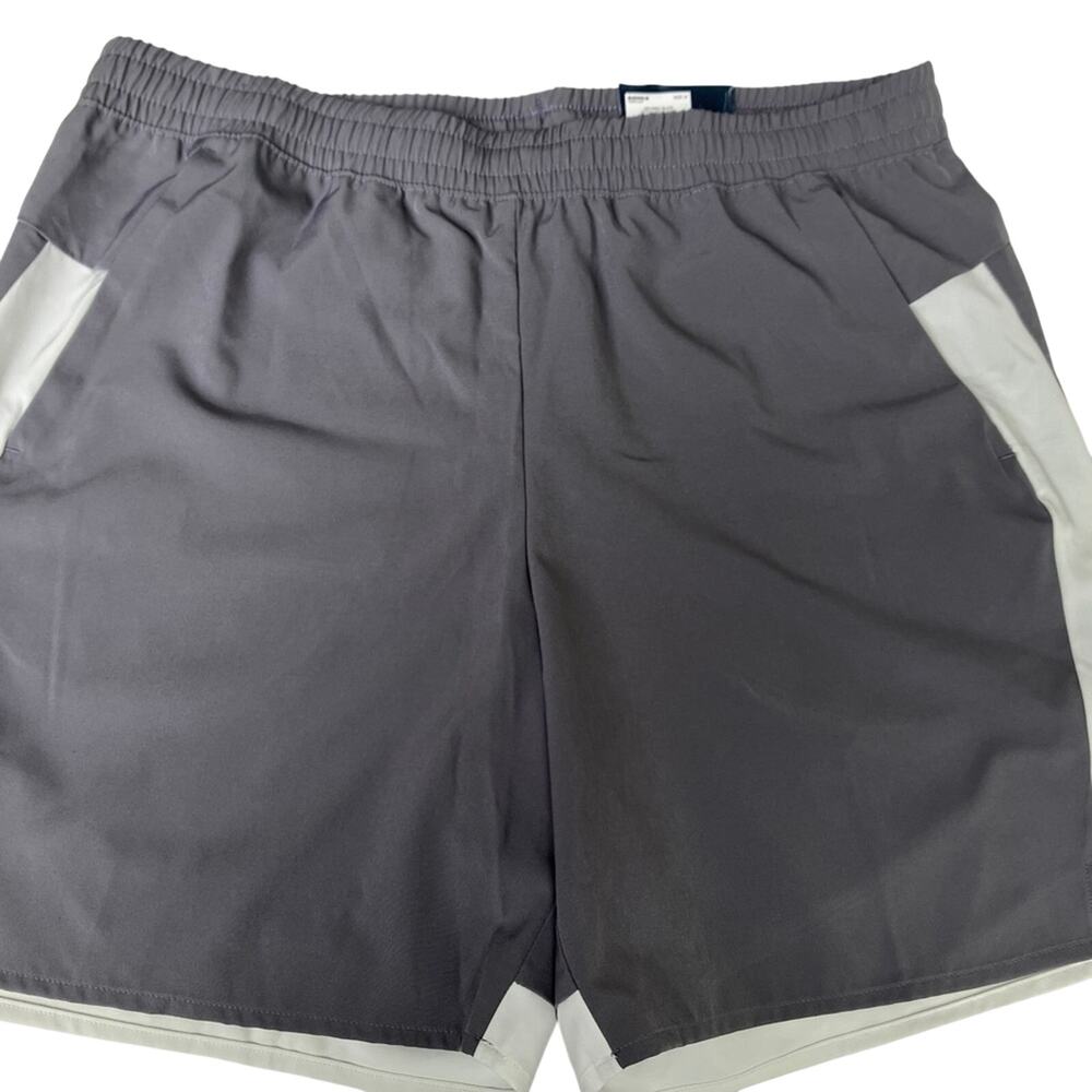 Tek Gear NWT mid rise ladies shorts M
